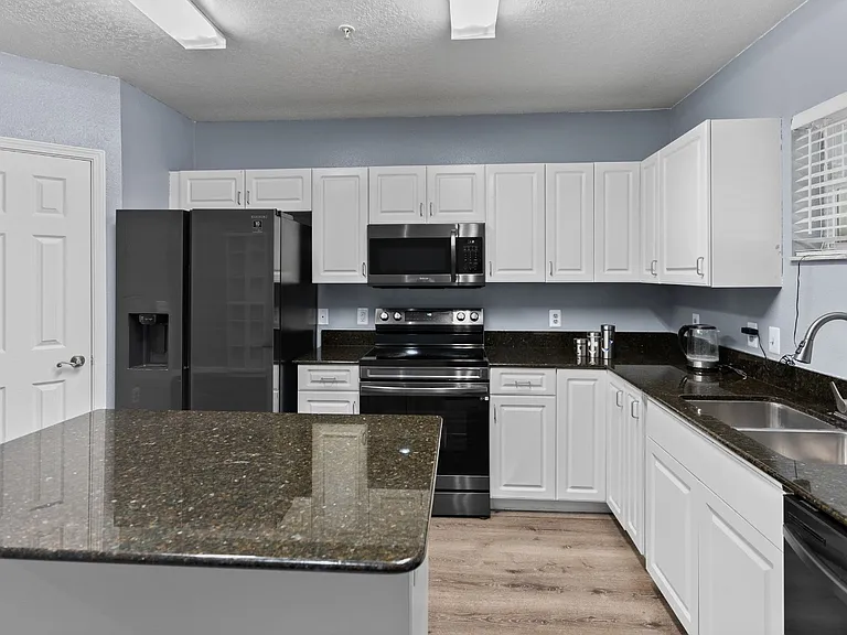 9206 Bella Terraza Way — Photo 10