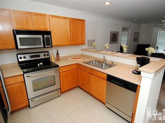 4th image of 2808 Bloomfield Ln Unit 104