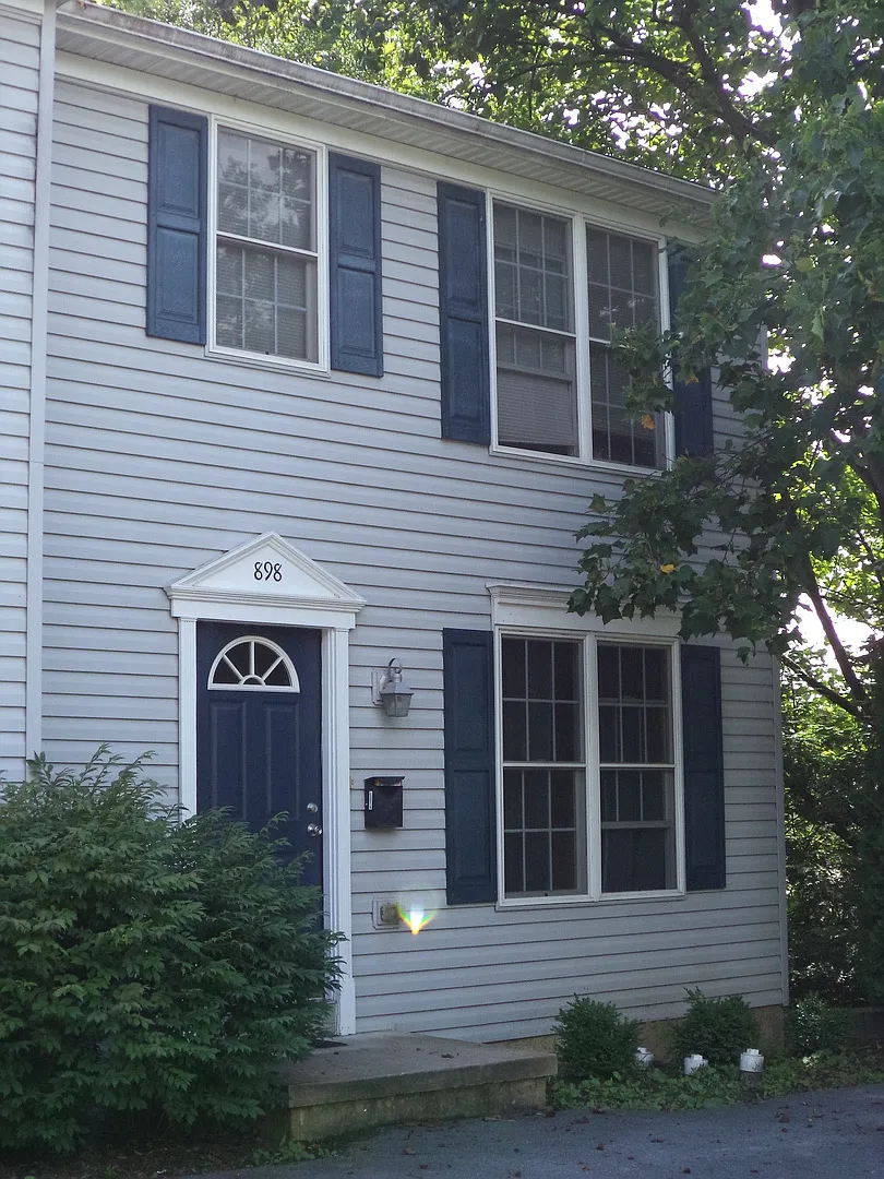 Building Photo - 898 N Allen St