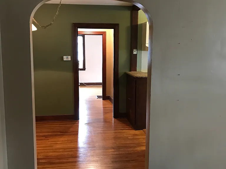 2289 Monroe Ave — Photo 5