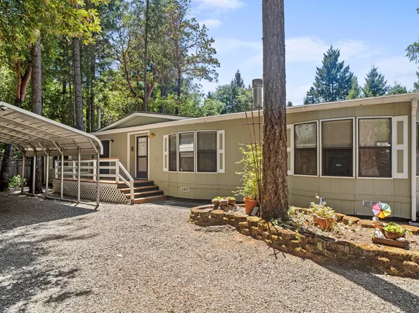 449 Addison Ln, Cave Junction, OR 97523