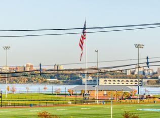 1124 River Rd #1, Edgewater, NJ 07020