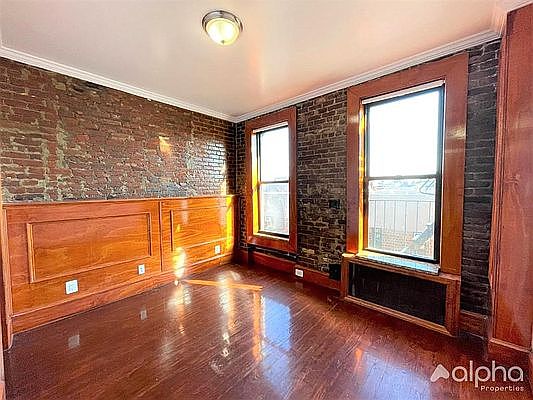 2nd image of 153 Norfolk St #4J
