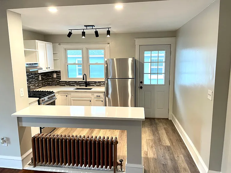 1317 W Broad St #C — Photo 4