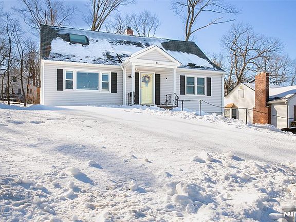 3rd image of 80 Lessing Rd