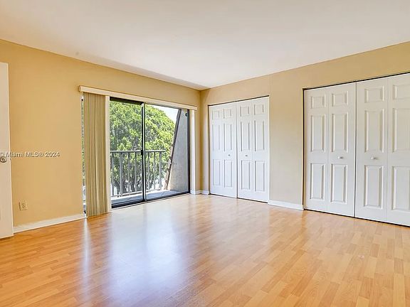 4th image of 1458 N Lawnwood Cir