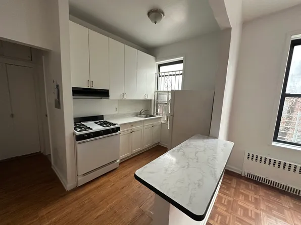 37-01 31st Avenue image 1 of 12