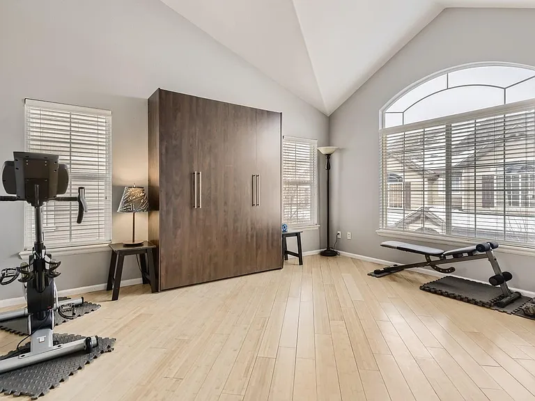 8377 Stonybridge Cir — Photo 21