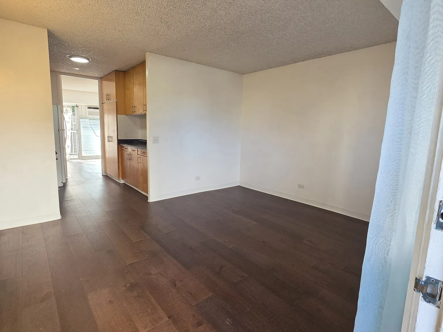 1516 Ward Avenue #202 - 202 — Photo 4