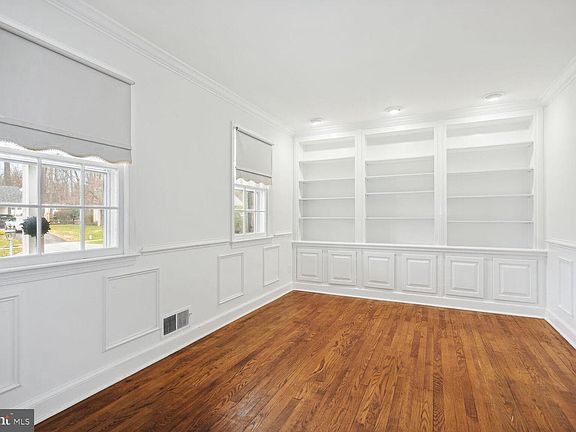 4th image of 722 Wilson Ave