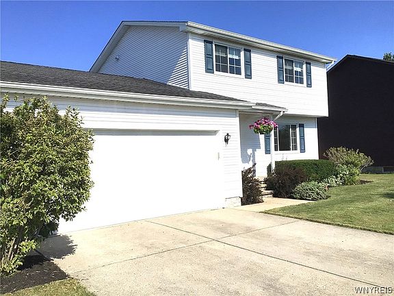 3rd image of 6377 Mayflower Ln