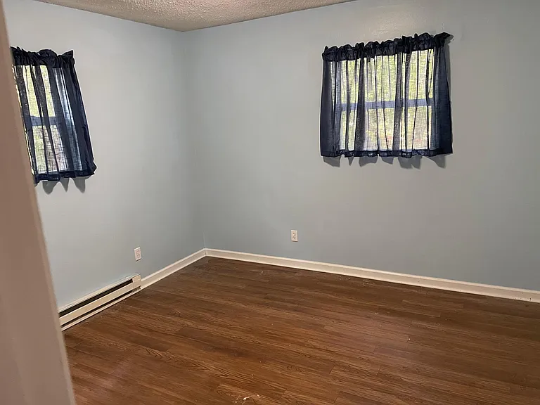 1225 Apple St — Photo 3