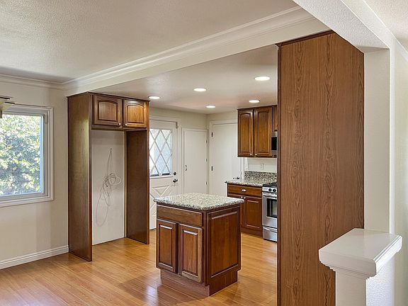 Kitchen - Side Yard Access