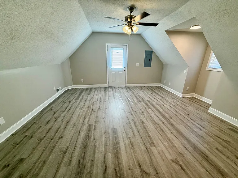 3851 Dailey Rd — Photo 15