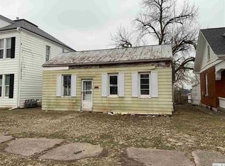 912 Adams St, Quincy, IL 62301