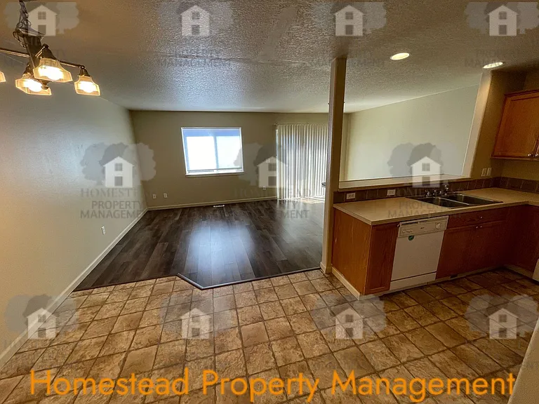 400-468 S Catron St — Photo 5