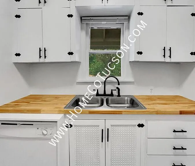 1507 E Blacklidge Dr — Photo 4