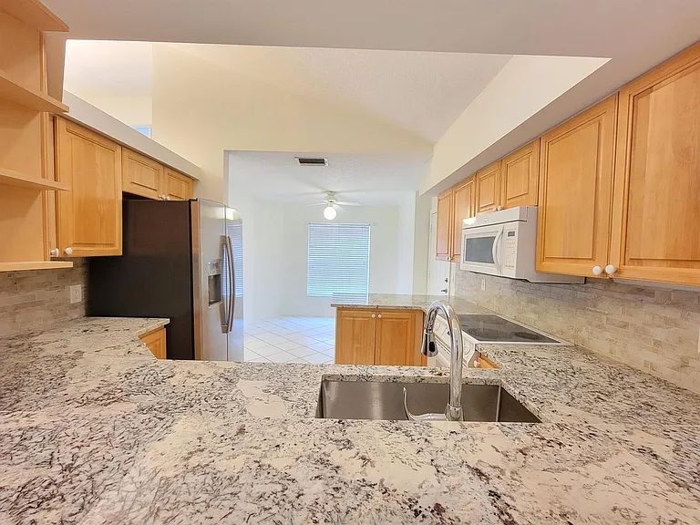 3041 Casa Rio Ct — Photo 9