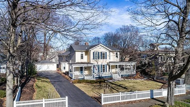 113 Fulton St photo 1