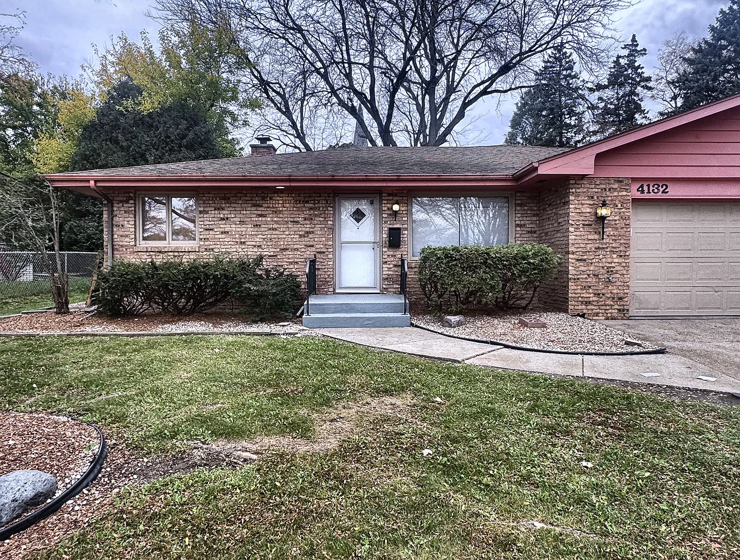 2 bed, 1600 sqft, $1,400 — Photo 2