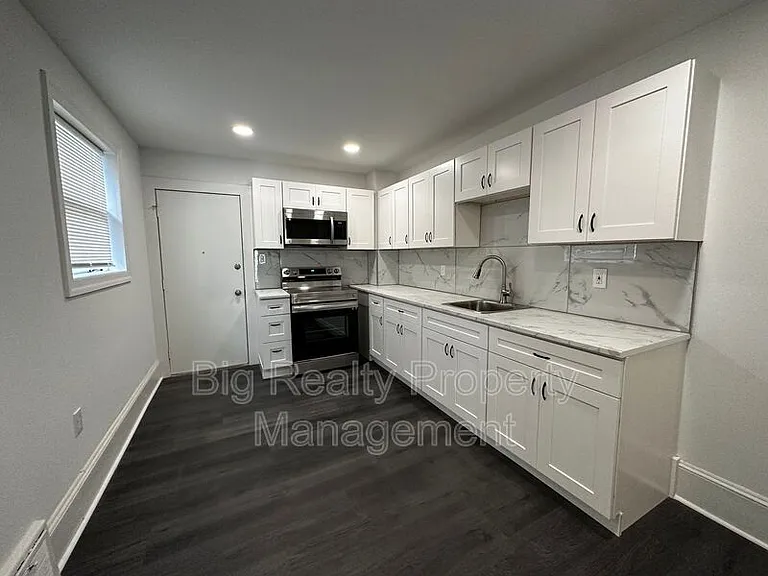 342 Valley Rd — Photo 2