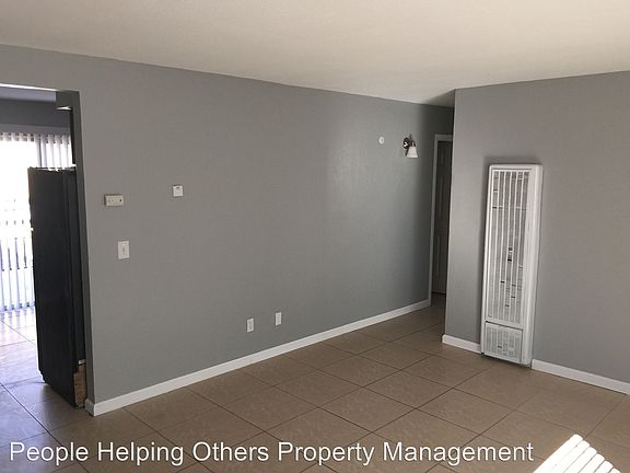2nd image of 2625 44th St APT 4