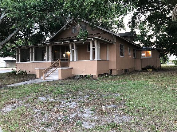 2nd image of 400 NE 1st Ave