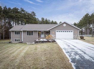 N7579 Pine Ridge Cir, Portage, WI 53901