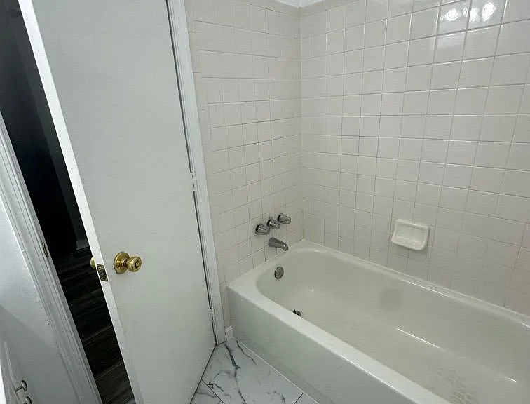 7927 Foxcrest Ct #7927 — Photo 12