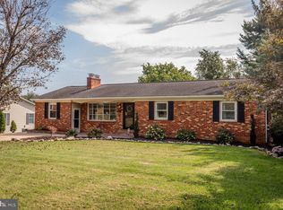 23 Greenfield Rd, Luray, VA 22835