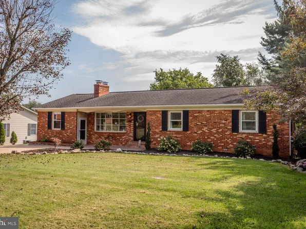 23 Greenfield Rd, Luray, VA 22835