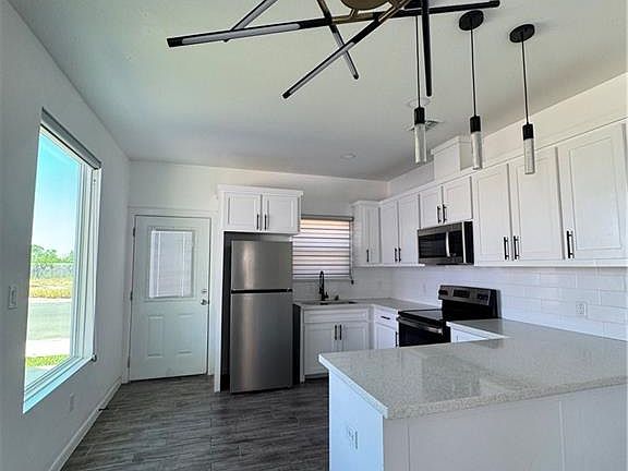 3rd image of 5601 Ozark Ave #3