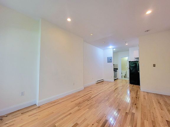 3rd image of 421 W 56th St #3Y