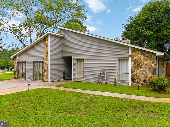 3rd image of 8847 Wellston Ct