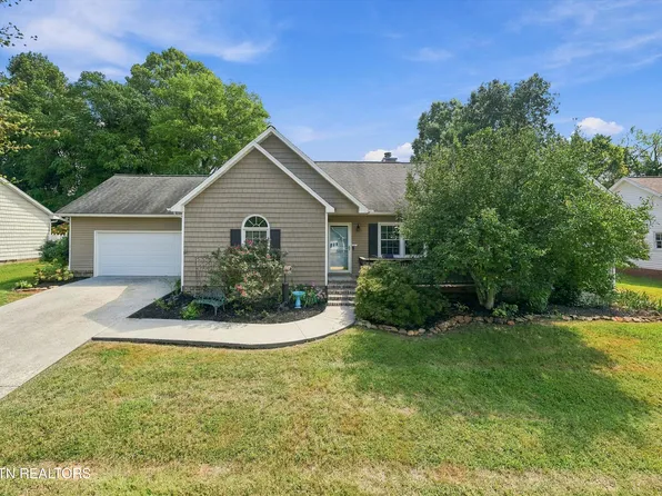 3724 Stonebridge Dr, Powell, TN 37849