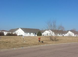874 Escalade Ln SE, Owatonna, MN 55060