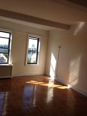 Rented by Roberto Guilbet, LREB | media 25