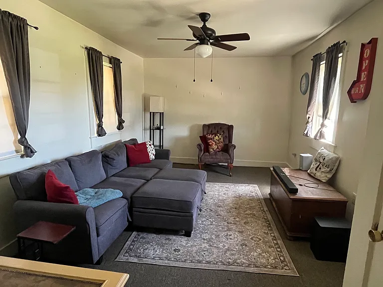 127 N Market Ave #127 — Photo 4