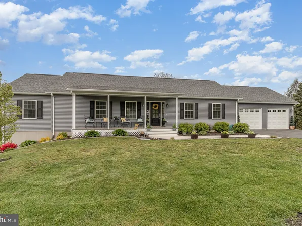 7 Bretz Cir, Shermans Dale, PA 17090