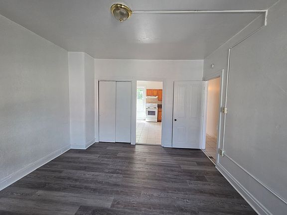 3rd image of 316 N 8th St