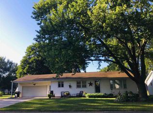 706 Gray St, Aplington, IA 50604