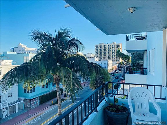 2nd image of 720 Collins Ave APT 502