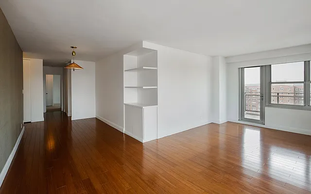 Sold by Nortrud Wolf Spero, LREB | media 50