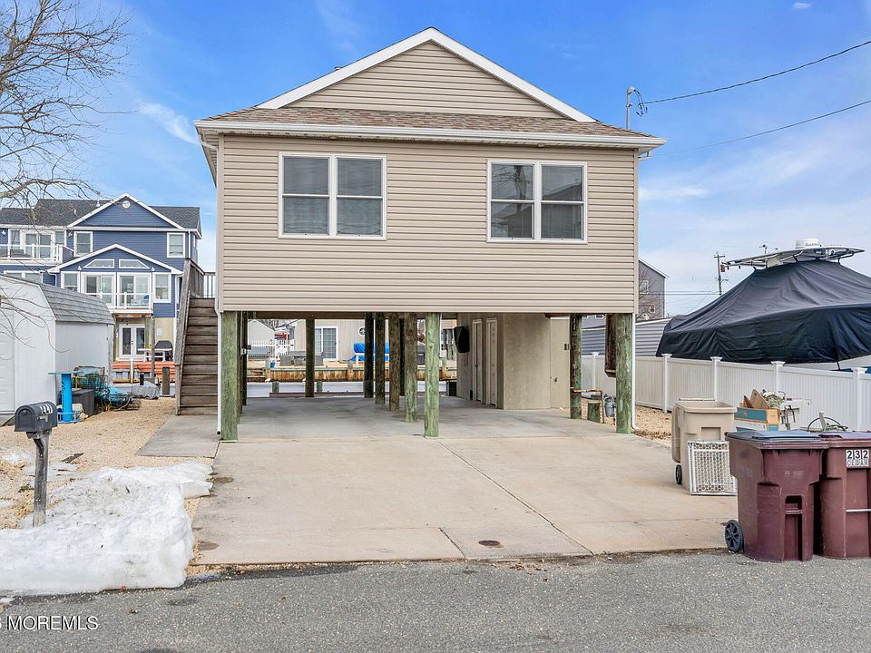 1st image of 227 Cedar Dr