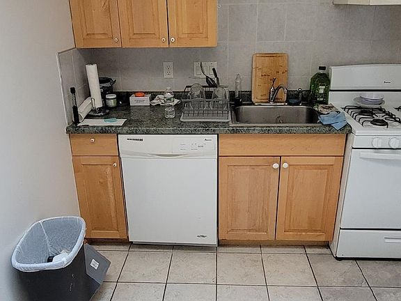 5th image of 245 East St