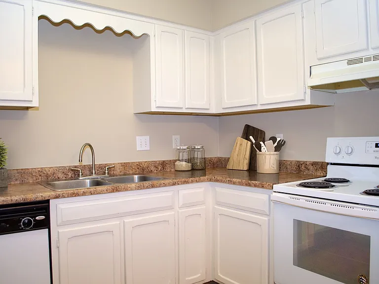 Citadel Apartments — Photo 12