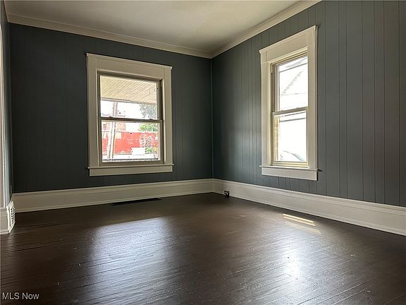 4th image of 3722 Woburn Ave
