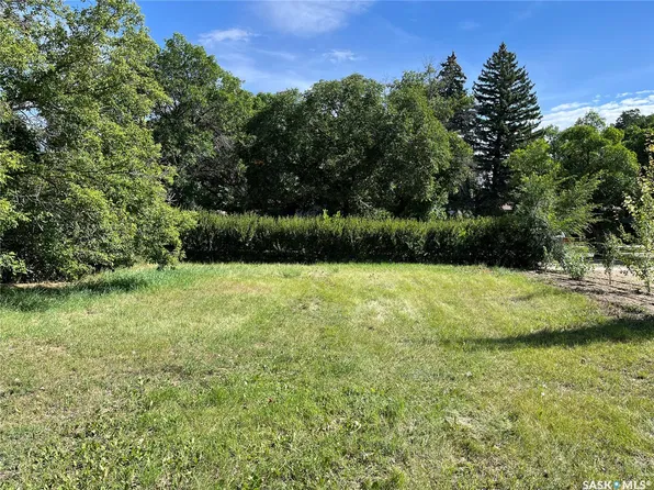 208 2nd Street W, Lafleche, SK S0H 2K0