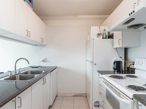 5th image of 438 Seymour St #2501