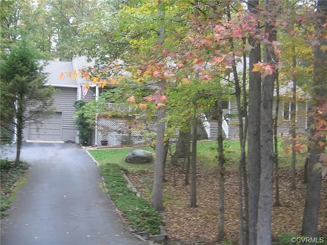 600 Red Maple Dr photo 1
